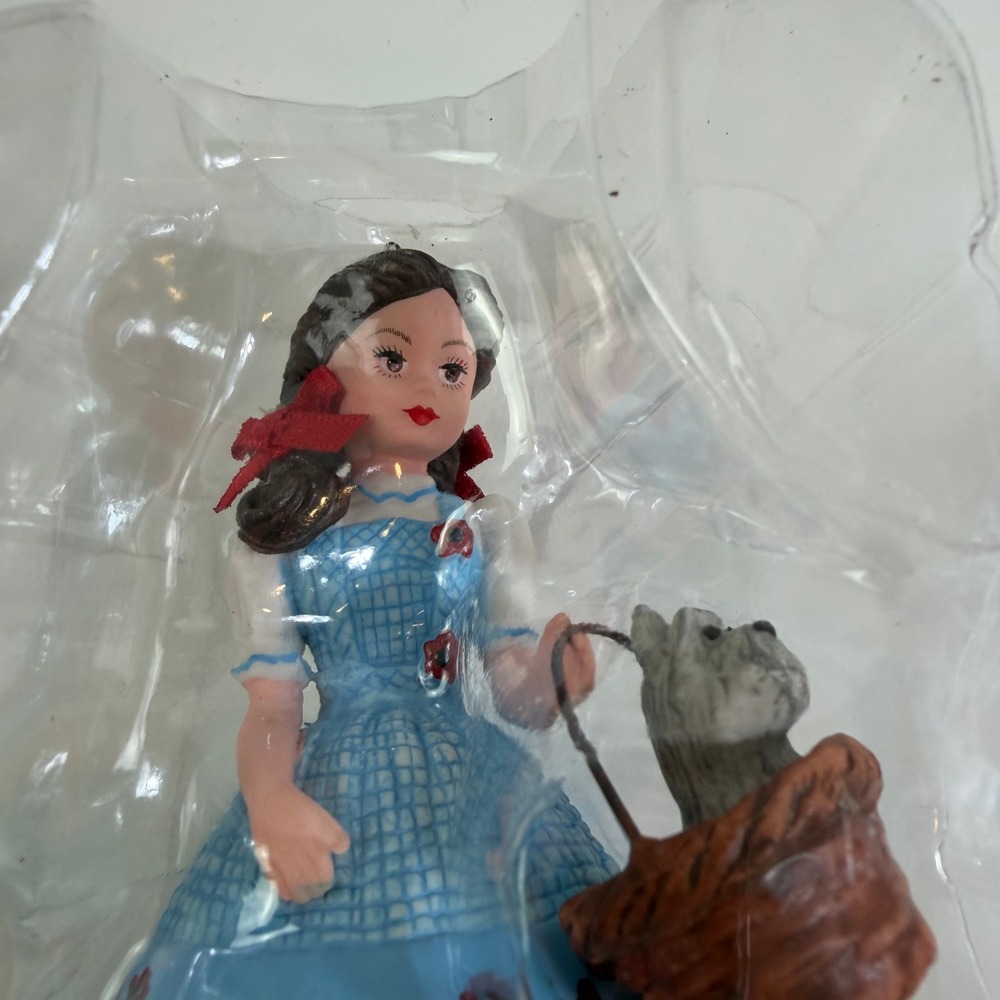 Hallmark Keepsake Dorothy in the Poppy Fields Madame Alexander Wizard of Oz 2014 - Picture 2 of 3